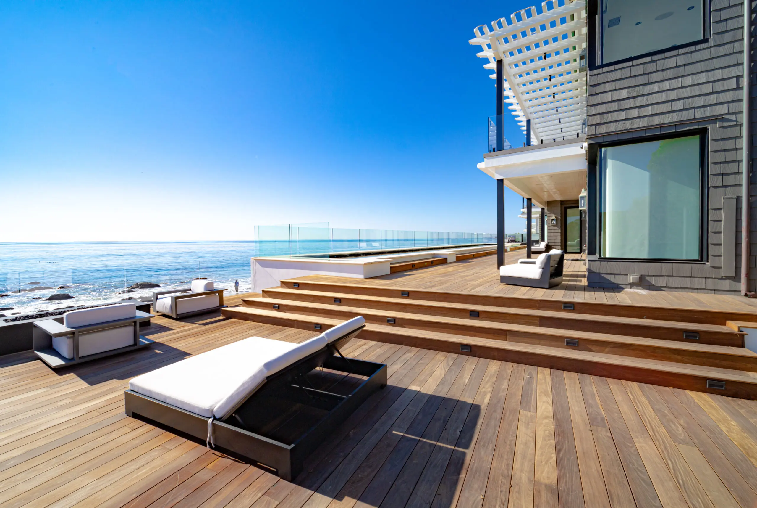 Expert Renovations - Deck construction specialists
